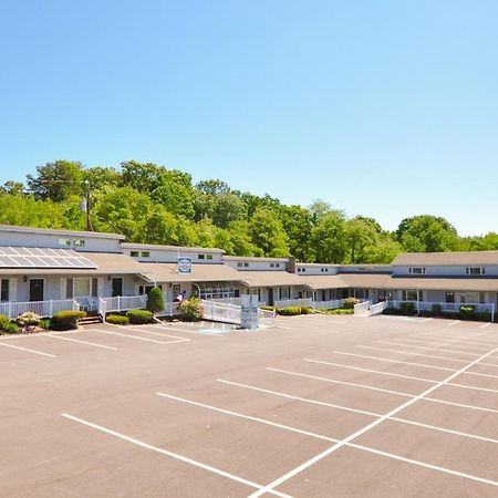 East Shore Lodging Hawley Exterior photo